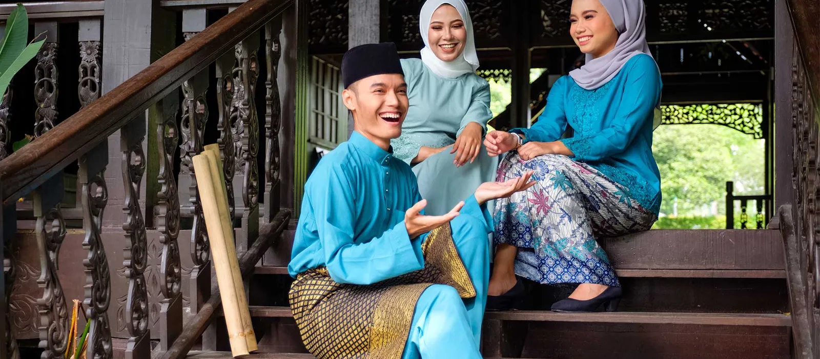 SongketTiger — manufacturer and exporter of Sampin and Tenunan Songket woven fabrics.